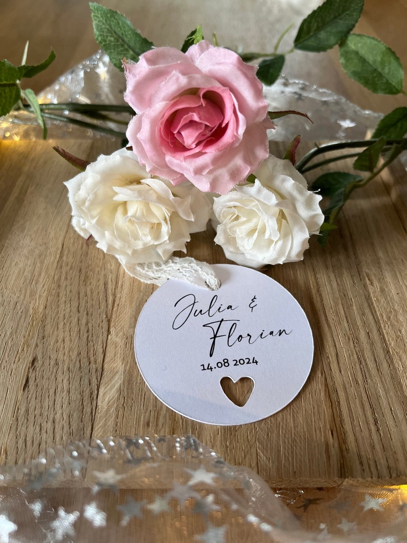 18 Anhänger aus Kraftpapier braun oder weiß für Tags, Hochzeit, Taufe, Feier , Gastgeschenk, Handmade, Geschenke personalisierbar rund 6cm Bild 1