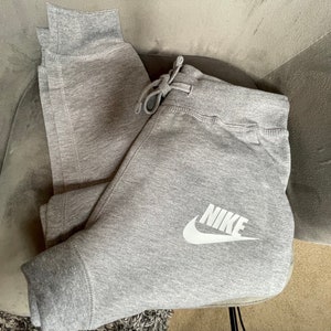 nike sweatpants outfit