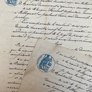 Carta francese del 1800 con timbro a inchiostro blu, manoscritti ufficiali notarili scritti a mano dalla Francia, effimeri documenti storici antichi, calligrafia