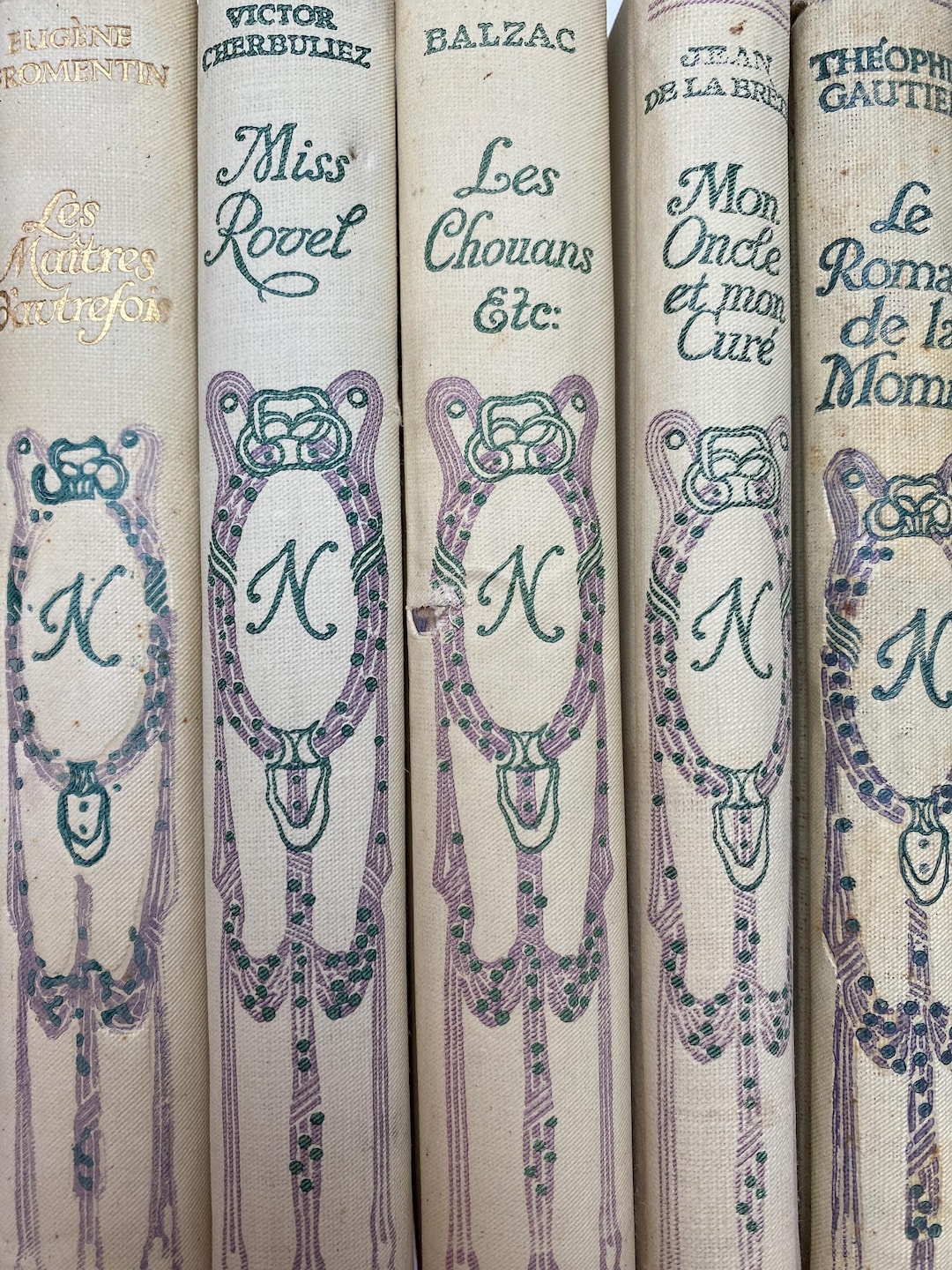アンティーク雑貨 Old French Books 1830. de Voltaire | Antique French Paper Book | THE HUNTRESS NY