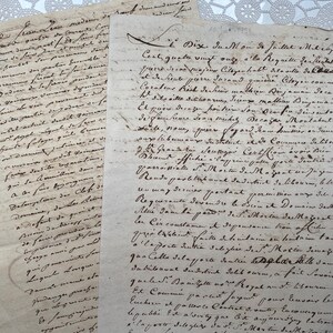 Due documenti del 1700 {Bundle 2} Documenti antichi francesi, manoscritti, calligrafia, effimeri documenti cartacei d'epoca dalla Francia, un pezzo di storia