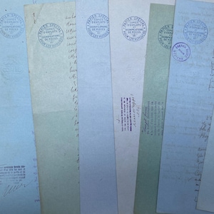 Ein originales französisches Dokument auf blauem Papier, antike Manuskripte aus Frankreich, handgeschrieben, Kalligrafie