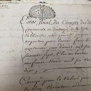 Un manuscrito francés original de 1600 de París con hermosa escritura a mano, papeles antiguos de Francia, documentos históricos.