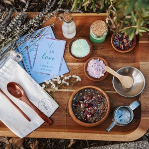 Kit de potions Self Love Pouch pour enfants - Kit STEM avec affirmations - Biodégradable non toxique - Cadeau d'anniversaire - Jeu sensoriel - Boue de cuisine