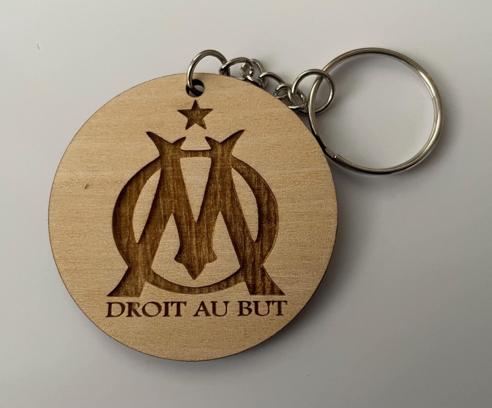 Décapsuleur et porte clé " olympique de marseille " 5,8cm de diamètre