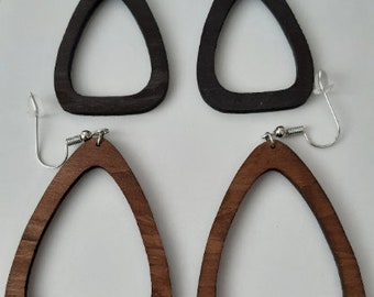 Boucles d'oreilles pendantes en bois naturel de Tilleul fait main.