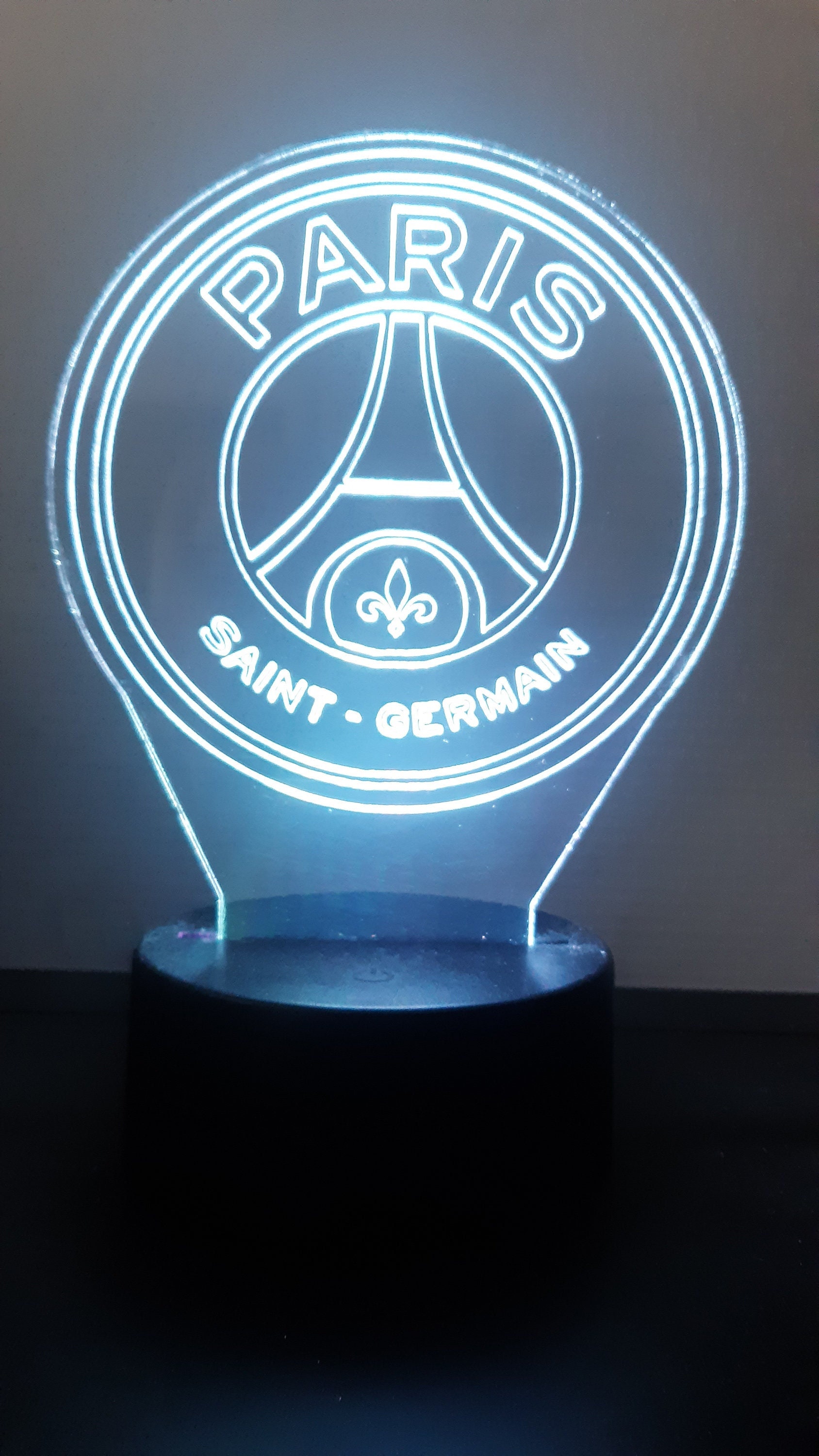 Veilleuse LED FC Paris Saint Germain Football Club 3D Illusion Enfants  Enfants Ligue 1 Logo de Football PSG Night Lamp Lampe de Table @ 1