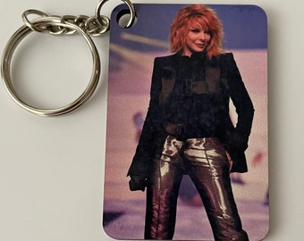 Mylène Farmer key ring in personalized sublimated lime wood.