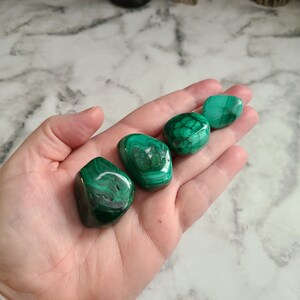 Malachite tumbles | 4 sizes of 100% natural Congo Malachite Tumbled stones, Tumbled malachite, Pocket Stone, Polished Malachite