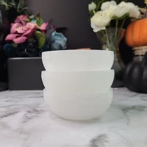 Selenite Charging Bowl (one) | 3.5&quot; bowl, Satin Spar Bowl, Heart shaped bowl, Altar bowl, Offering bowl, Charging station