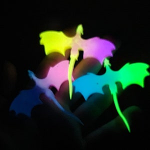 GLOW Dragon Magnets Set of 3 refrigerator magnet Random colors chosen these Glow in the dark dragon magnets glitter magnets dragon magnet