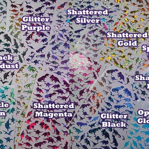Hoja de pegatinas de dinosaurios pequeños, pegatinas de dinosaurios de vinilo impermeables, pegatinas de dinosaurios de vinilo holográfico que brillan en la oscuridad, pegatina de tiranosaurio imagen 4