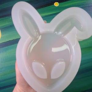 XL Alien Bunny Head Mold Silicone Wall Art Alien mold resin art mold Premium silicone UFO resin mold Big alien shiny mold Clear Mold UV mold