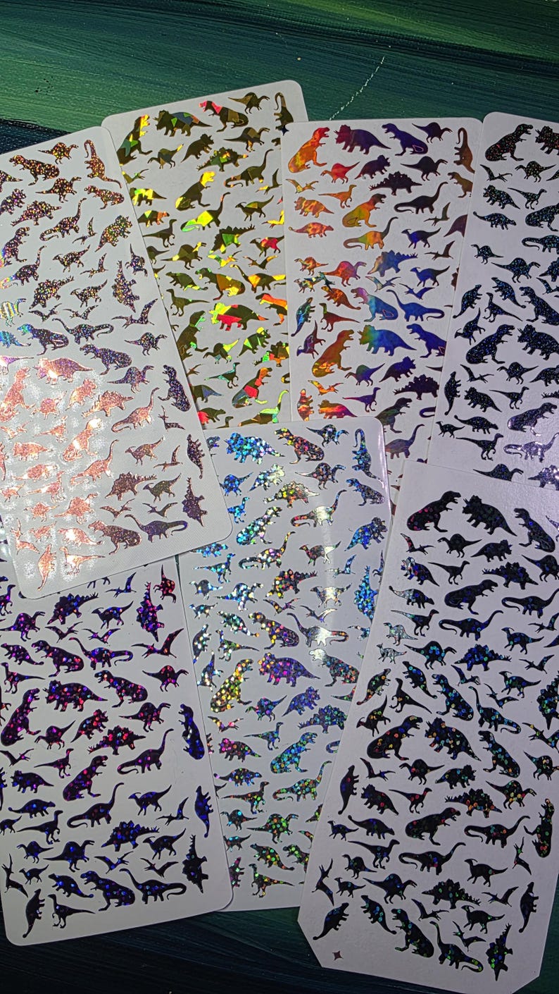Hoja de pegatinas de dinosaurios pequeños, pegatinas de dinosaurios de vinilo impermeables, pegatinas de dinosaurios de vinilo holográfico que brillan en la oscuridad, pegatina de tiranosaurio imagen 7