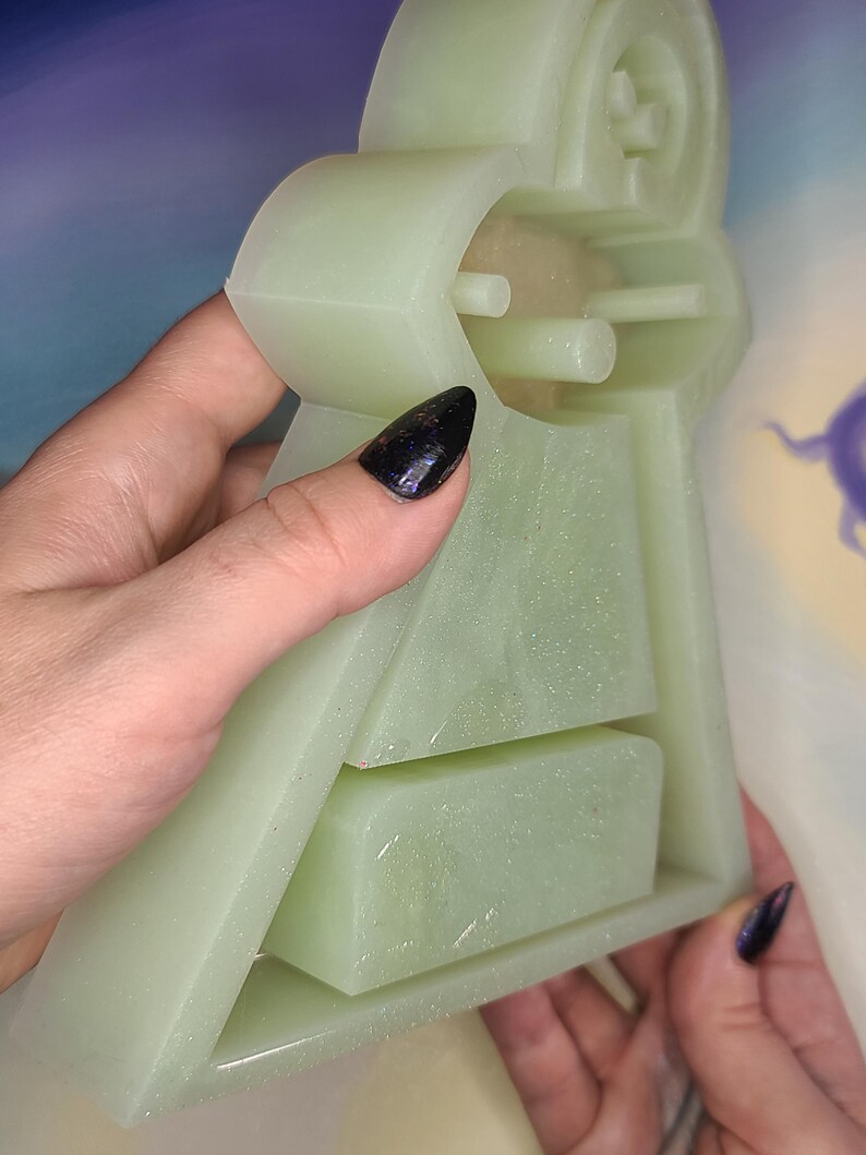 Big UFO Alien Shelf Mold Silicone Alien mold art mold Premium silicone UFO mold Big alien shiny mold Clear Mold UV mold image 3