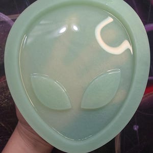 XL Alien Head Mold Silicone Wall Art Alien mold resin art mold Premium silicone UFO resin mold Big alien shiny mold Clear Mold UV mold