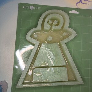 Big UFO Alien Shelf Mold Silicone Alien mold art mold Premium silicone UFO mold Big alien shiny mold Clear Mold UV mold image 7