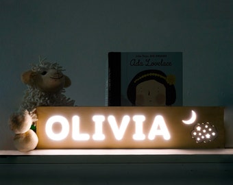Veilleuse avec étoiles et lune - lampe de nuit personnalisée pour bébé/enfant en bas âge - cadeau personnalisé pour bébé - lumière de chambre d'enfant avec nom - idées de décoration de chambre de bébé