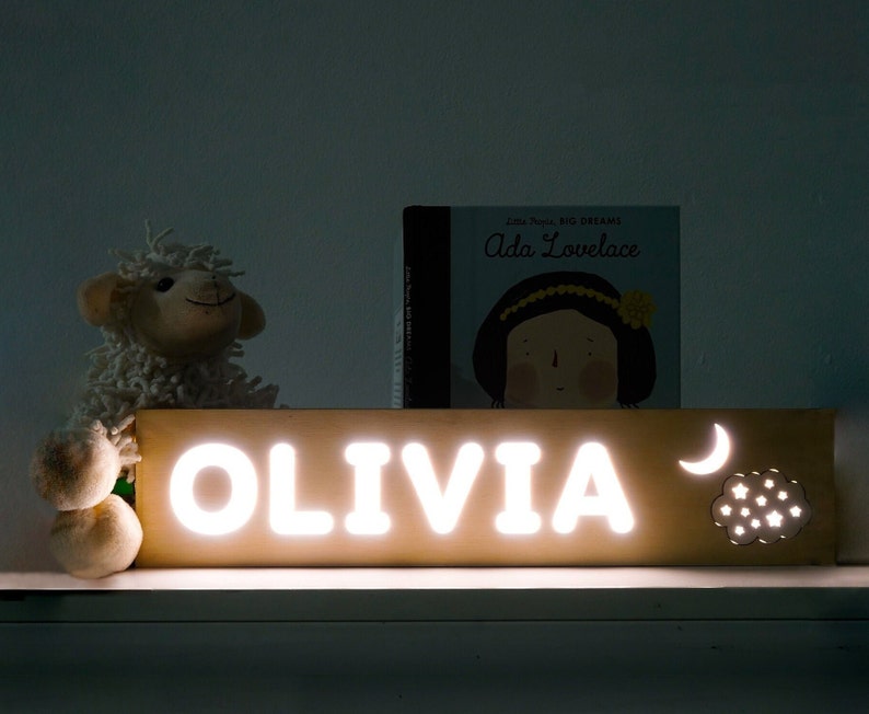 Nachtlicht mit Sternen & Mond Benutzerdefinierte Baby/Kleinkind Nachtlampe Personalisiertes Baby Geschenk Kinderzimmer Licht mit Namen Babyzimmer Dekor Ideen Bild 1