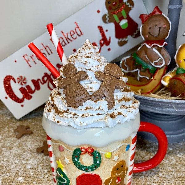 Décoration de fausse tasse crème fouettée avec faux chocolat fait main Mr & Mme pain d'épice / Décoration de Noël / Décoration d'hiver / Décorations de Noël