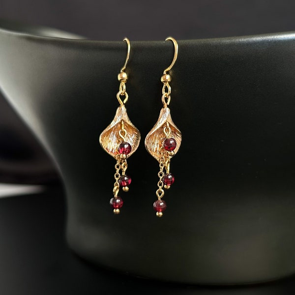 Boucles d'oreilles pendantes en grenat rouge, boucles d'oreilles en pierres précieuses naturelles, boucles d'oreilles en grappe de grenat, boucles d'oreilles longues, boucles d'oreilles en pierre de naissance de janvier