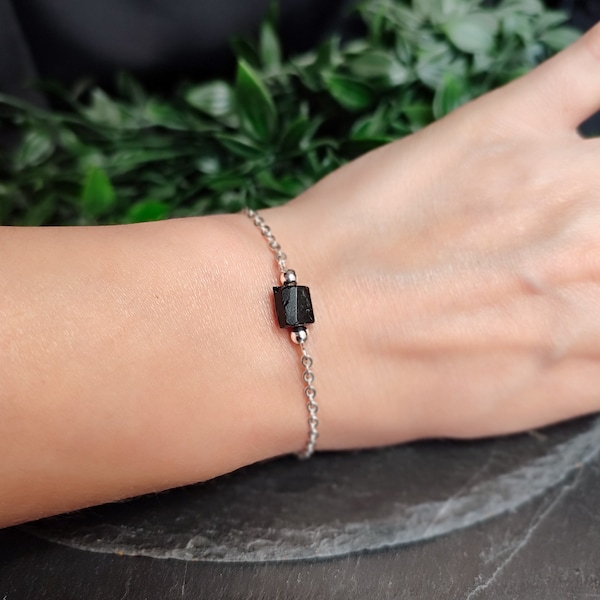 Bracelet en tourmaline noire brute, bijoux en tourmaline noire, bijoux en pierres précieuses brutes, cadeau pour femme