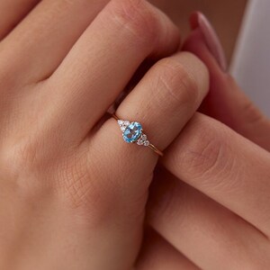 14K Massiv Gold Aquamarin Diamant Ring: Minimalistischer Oval Blauer Stein