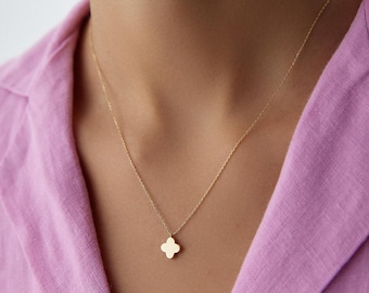 Collier trèfle à quatre feuilles en or massif 14 carats : porte-bonheur minimaliste