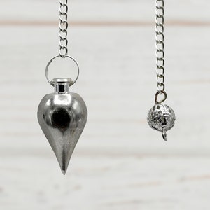 Silver Metal Dowsing Pendulum, Classic Cone, Energy Healing (Velvet Pouch)