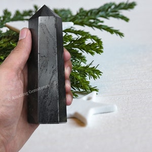 Hematit Healing Crystal Point Tower, Kristallobelisk Point Stave för Reiki Healing och Kristallnät, Gåva till henne (Gratis sammetspåse)