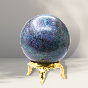 Sphère en pierre de cristal rubis cyanite, sphère boule naturelle avec support pour décoration de table de bureau à domicile, cadeau pour elle (pochette en velours gratuite)