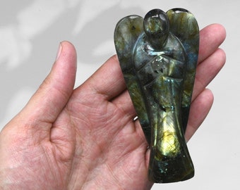 Angelo in labradorite intagliato a mano, statuetta di cristallo curativo.