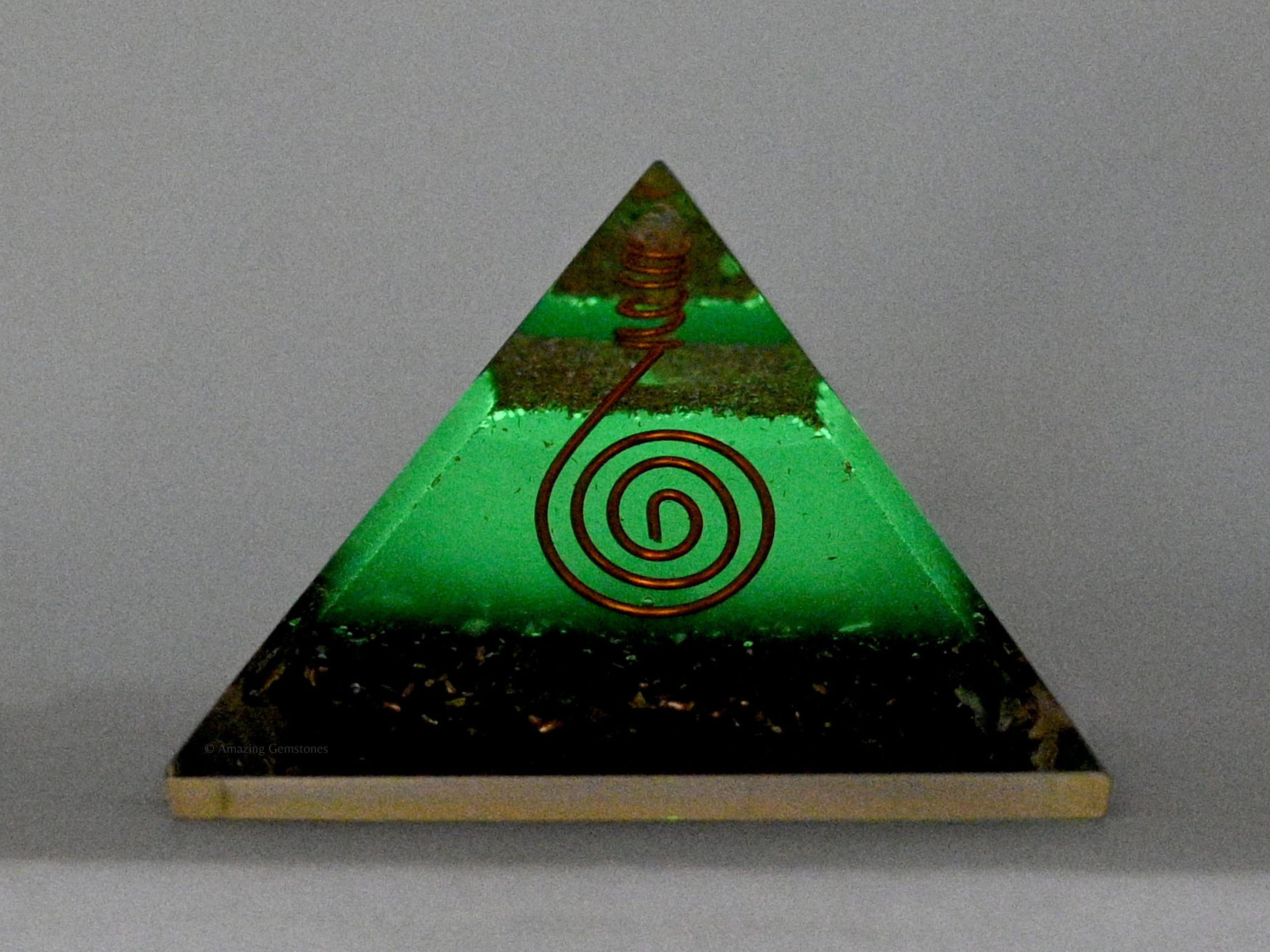 Piramide Orgonite Con Tormalina Nera - Protezione Da EMF E Energie Negative, Con Simbolo Sri Yantra