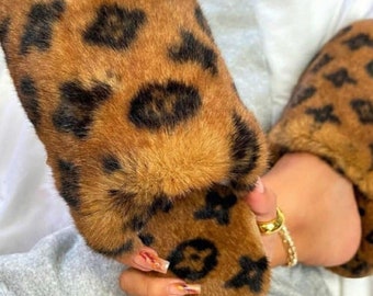 louis vuitton house slippers