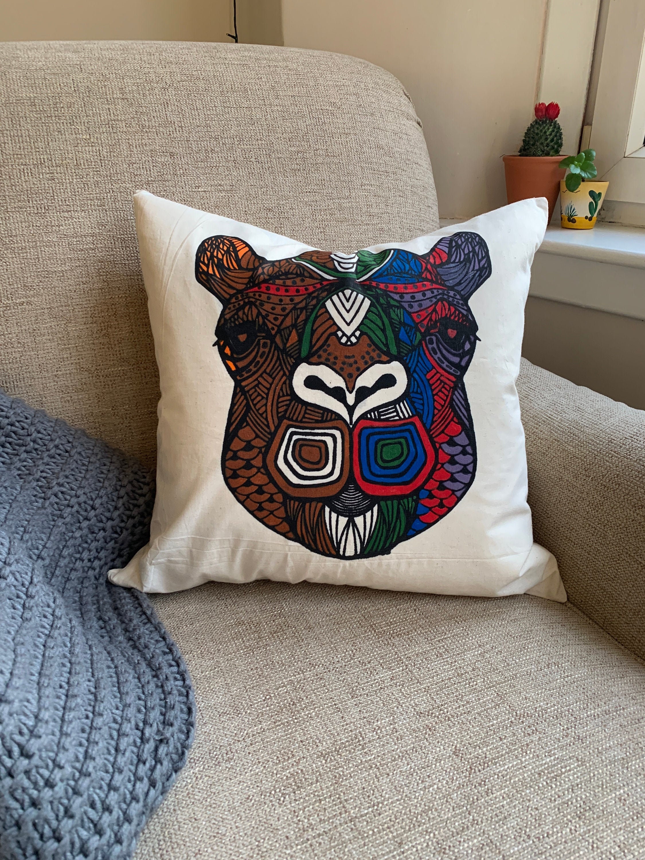 HandPainted Cushion Cover Ethically Made In Sri Lanka Etsy.de