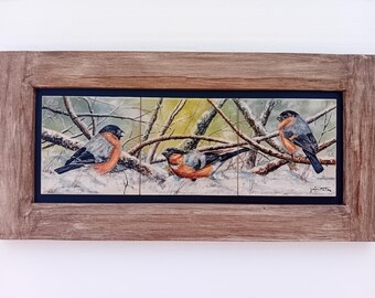 Ręcznie malowane płytki ceramiczne, 14 x 42 cm (bez oprawy) – obraz „Gil europejski”