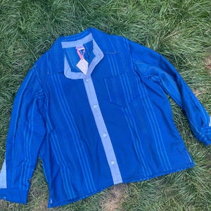 Camisa de rayas azul cobalto para hombre hecha a mano