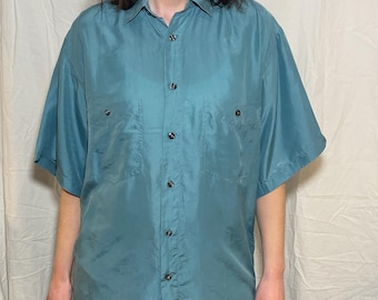 Camisa de seda vintage de manga corta color verde azulado de los años 90