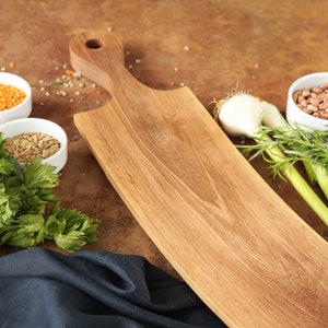 Walnut wood cutting servicing chopping board