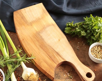 Walnut wood cutting board