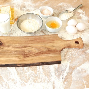 Walnut wood cutting board