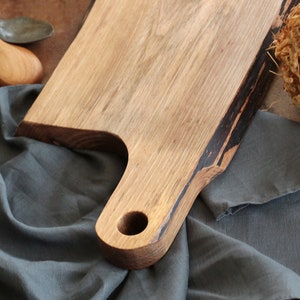 Chopping board made of walnut wood with hole handle image 2