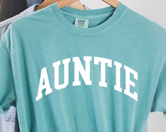 Comfort Color Auntie Shirt, Aunt Tshirt, Pregnancy Announcement, Gift for Aunt, Pregnancy Reveal to Aunt, Cool Aunt Shirt, Aunt Shirt