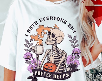 Camiseta de Halloween Comfort Colors®, Camiseta de Halloween con esqueleto, Camiseta de otoño con café, Camiseta de esqueleto para amantes del café para mujer, Camiseta cómoda