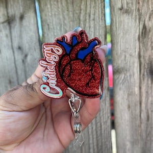 Carrete de insignia de cardiología/ Carrete de insignia de médico del corazón/ Carrete de insignia de enfermera/ Carrete de insignia de enfermera cardíaca/ Insignia de personal de oficina/ Regalo de enfermera/ Insignia de corazón/