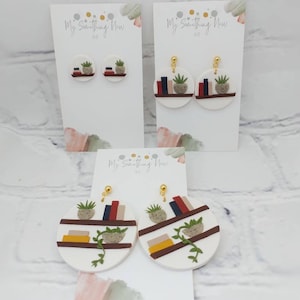 Modern little bookworm | Calling all booklovers - these minimalistic, chic statement earrings are for you! Happy reading.