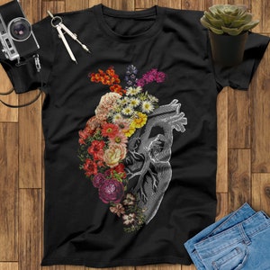 Corazón anatómico con flores Camisa de enfermera Camisa de enfermera Divertida Camisa de enfermera Regalo de enfermera para enfermeras Camisa de enfermería Graduación de enfermera Regalo de enfermera registrada