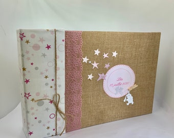 Album scrapbooking naissance ,fille ,beaucoup de photos ,rose et beige theme etoiles personnalisee eleonore