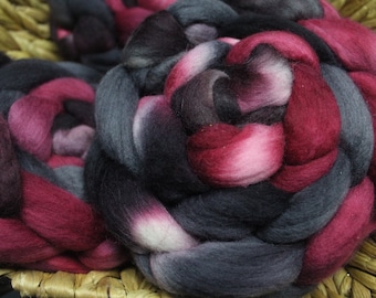 New: hand-dyed top Falkland -Melli-