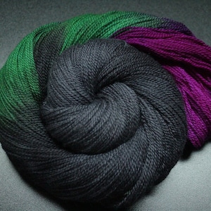 Silpaka, hand-dyed, Assigned Pooling with Alpaca and Silk, &quot;600 m, &quot;Nightflower&quot;